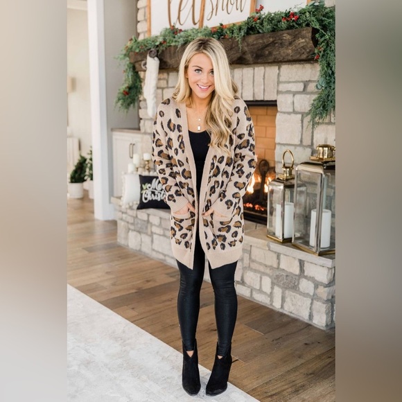 Leopard print cardigan size M - Picture 2 of 5